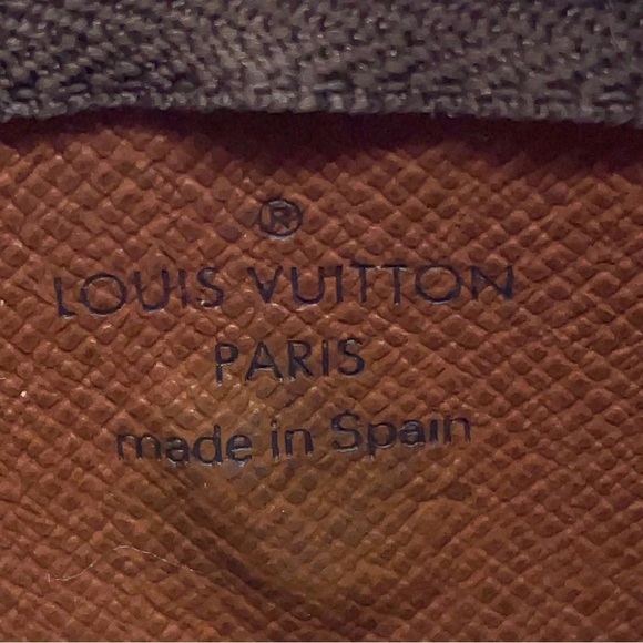 Louis Vuitton Monogram Canvas Key Holder - Picture 14 of 16